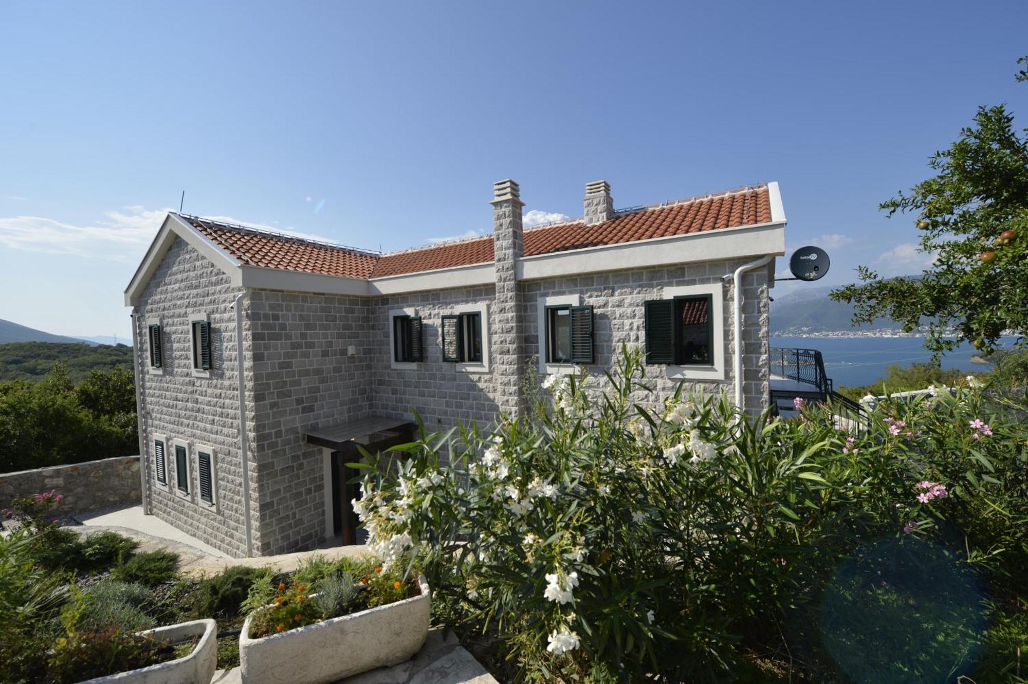 Villa Vista Azzurra Tivat Exterior photo